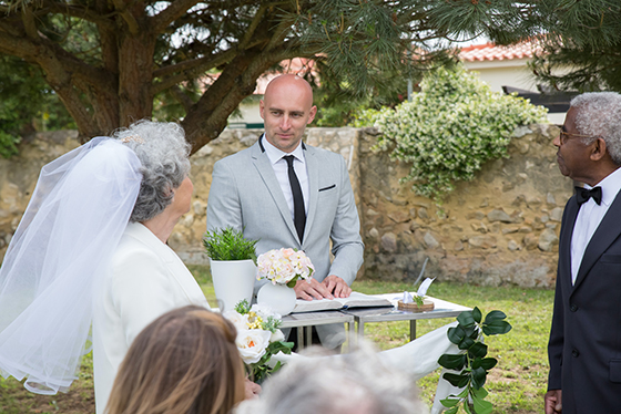 Wedding officiants hr